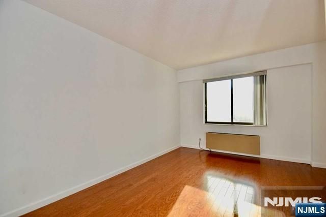 233 12th 2A, Palisades Park, NJ 07650