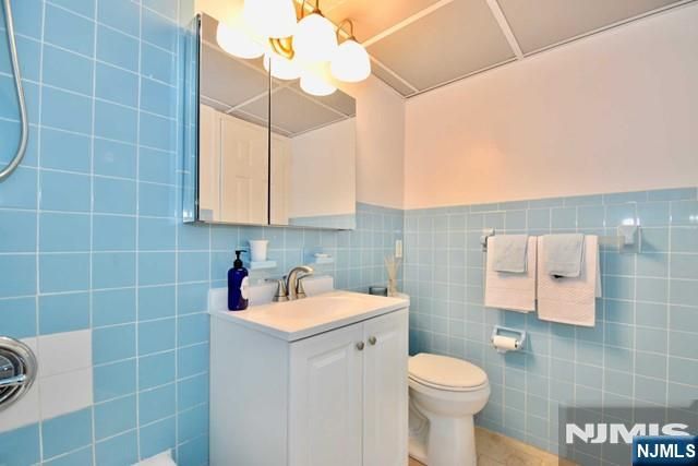233 12th 2A, Palisades Park, NJ 07650