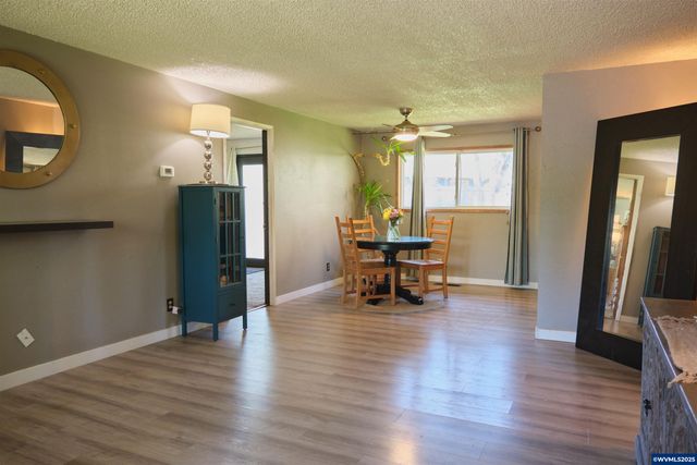 5555 Salinas Ct S, Salem, OR 97306