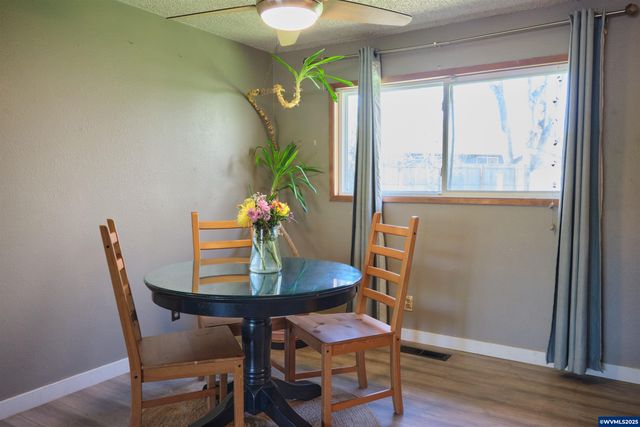 5555 Salinas Ct S, Salem, OR 97306