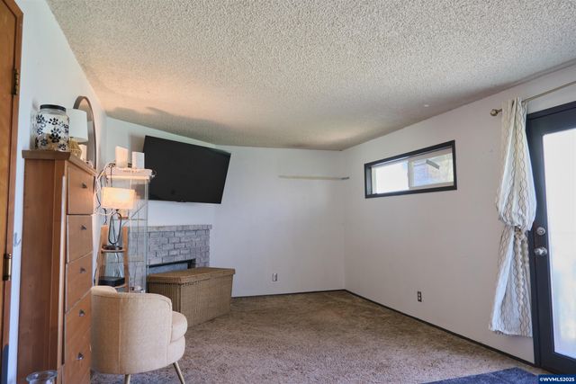 5555 Salinas Ct S, Salem, OR 97306