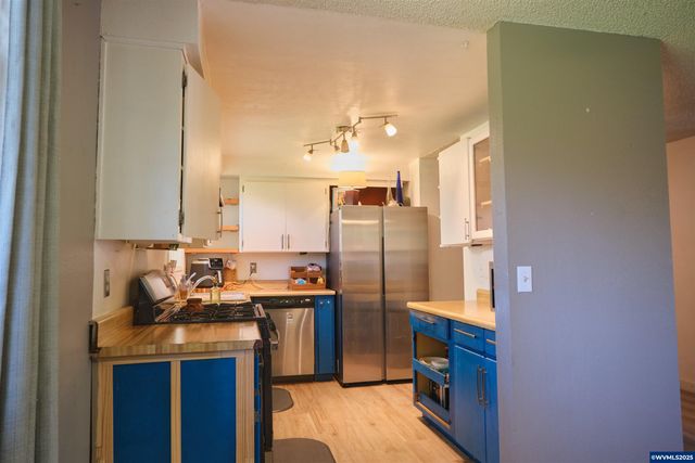 5555 Salinas Ct S, Salem, OR 97306