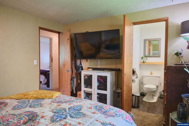 5555 Salinas Ct S, Salem, OR 97306