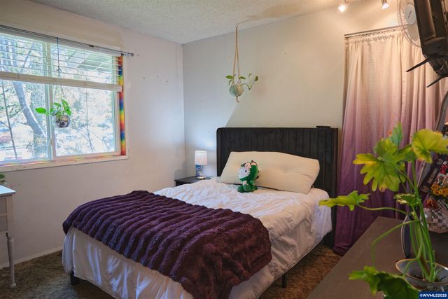 5555 Salinas Ct S, Salem, OR 97306