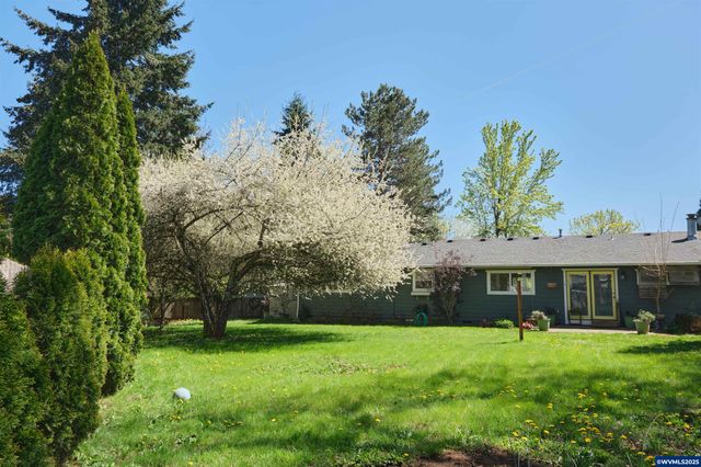 5555 Salinas Ct S, Salem, OR 97306