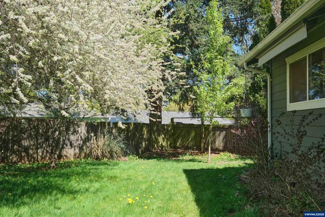 5555 Salinas Ct S, Salem, OR 97306