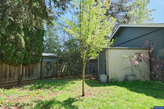 5555 Salinas Ct S, Salem, OR 97306