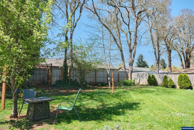 5555 Salinas Ct S, Salem, OR 97306