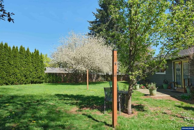 5555 Salinas Ct S, Salem, OR 97306