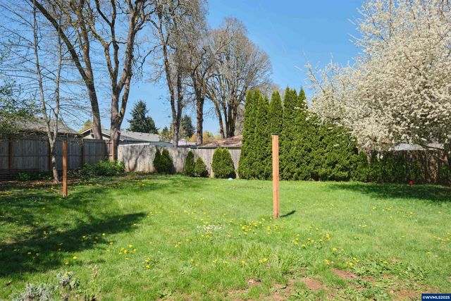 5555 Salinas Ct S, Salem, OR 97306