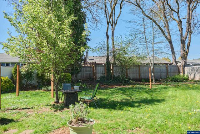 5555 Salinas Ct S, Salem, OR 97306