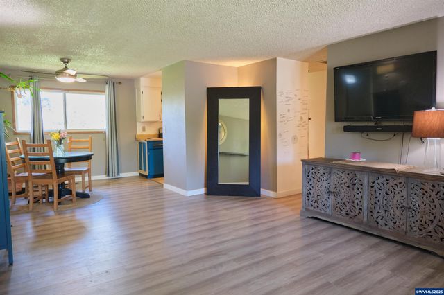 5555 Salinas Ct S, Salem, OR 97306