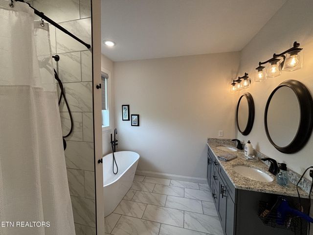 3152 Bridgewater Blvd, Morristown, TN 37814