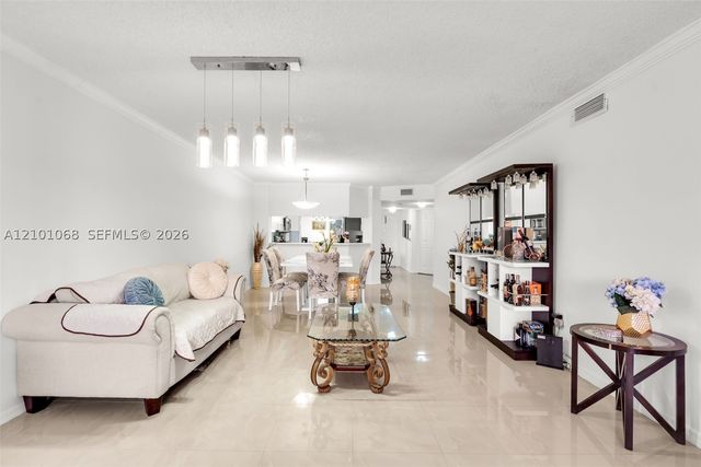 10133 NW 24th Pl 303, Sunrise, FL 33322
