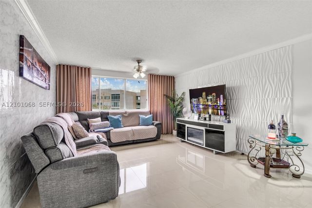10133 NW 24th Pl 303, Sunrise, FL 33322
