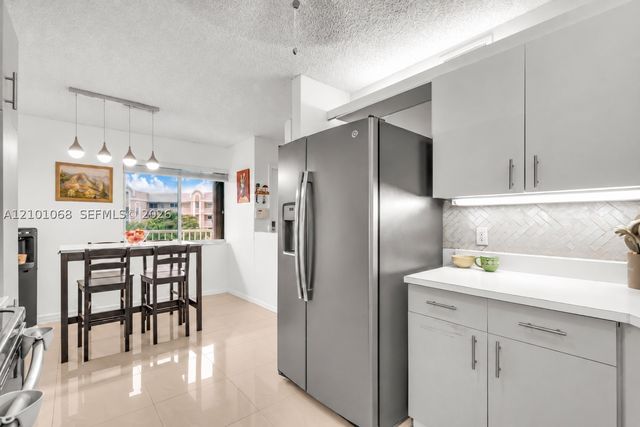 10133 NW 24th Pl 303, Sunrise, FL 33322