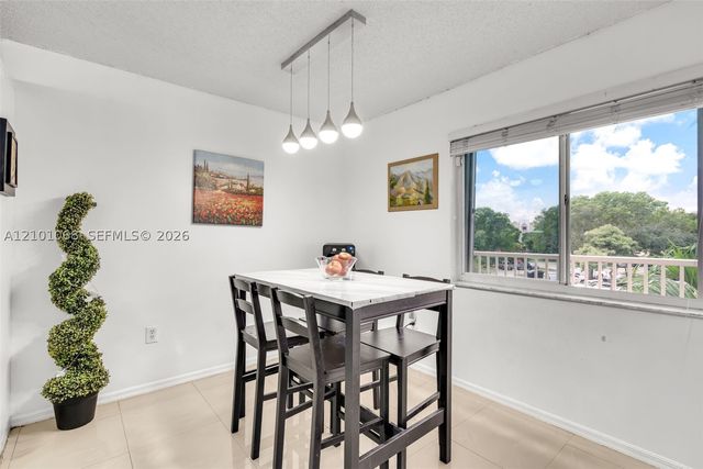 10133 NW 24th Pl 303, Sunrise, FL 33322