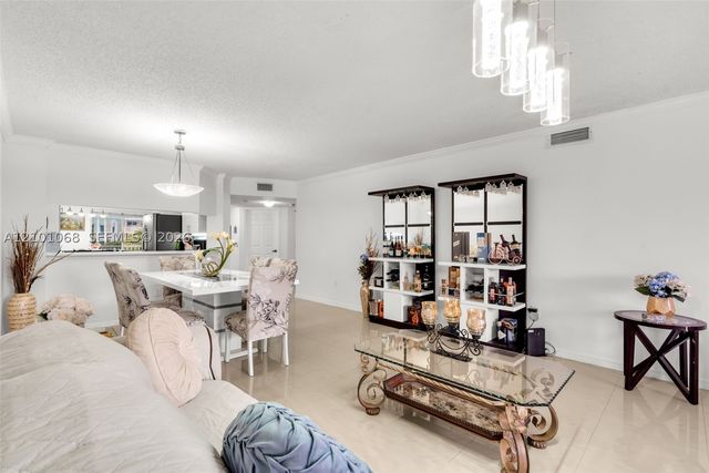 10133 NW 24th Pl 303, Sunrise, FL 33322