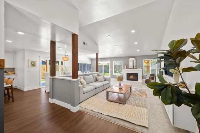 8936 Castle Park Dr, Elk Grove, CA 95624