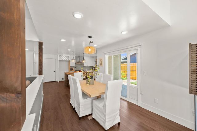 8936 Castle Park Dr, Elk Grove, CA 95624