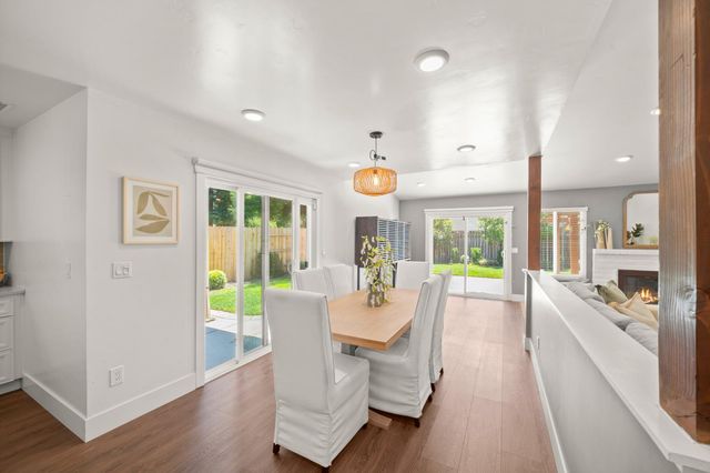 8936 Castle Park Dr, Elk Grove, CA 95624