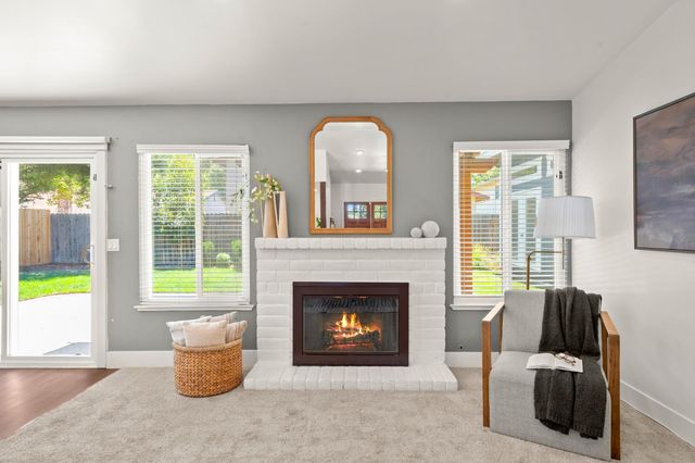 8936 Castle Park Dr, Elk Grove, CA 95624