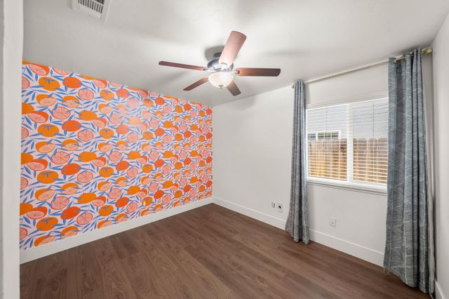 8936 Castle Park Dr, Elk Grove, CA 95624