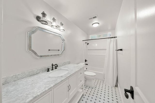 8936 Castle Park Dr, Elk Grove, CA 95624