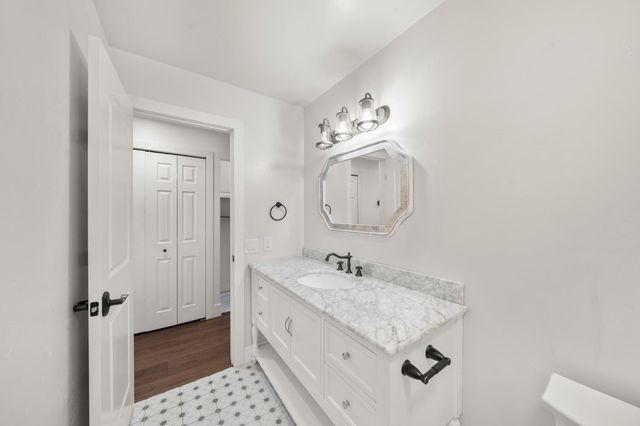 8936 Castle Park Dr, Elk Grove, CA 95624