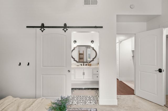 8936 Castle Park Dr, Elk Grove, CA 95624