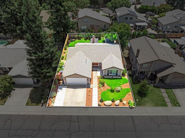 8936 Castle Park Dr, Elk Grove, CA 95624