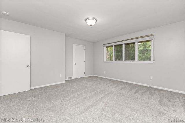 3988 Lakeland Lane, Bloomfield Hills, MI 48302