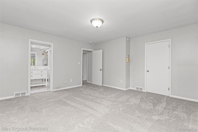 3988 Lakeland Lane, Bloomfield Hills, MI 48302