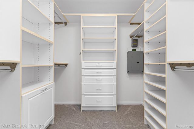 3988 Lakeland Lane, Bloomfield Hills, MI 48302
