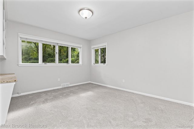 3988 Lakeland Lane, Bloomfield Hills, MI 48302
