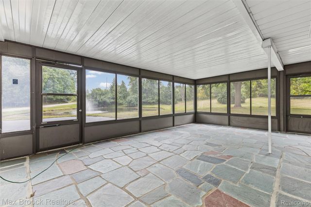 3988 Lakeland Lane, Bloomfield Hills, MI 48302