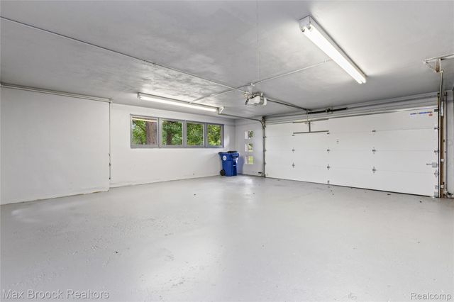3988 Lakeland Lane, Bloomfield Hills, MI 48302