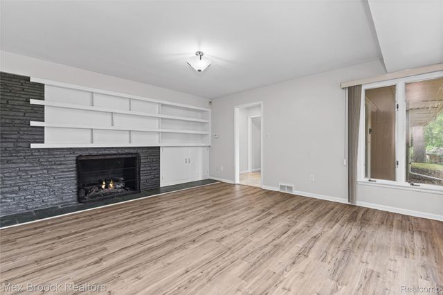3988 Lakeland Lane, Bloomfield Hills, MI 48302