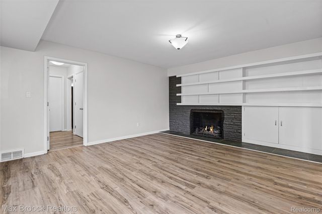 3988 Lakeland Lane, Bloomfield Hills, MI 48302