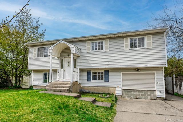 19 Liberty Avenue, Selden, NY 11784