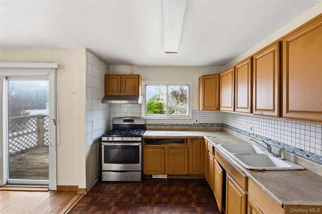19 Liberty Avenue, Selden, NY 11784