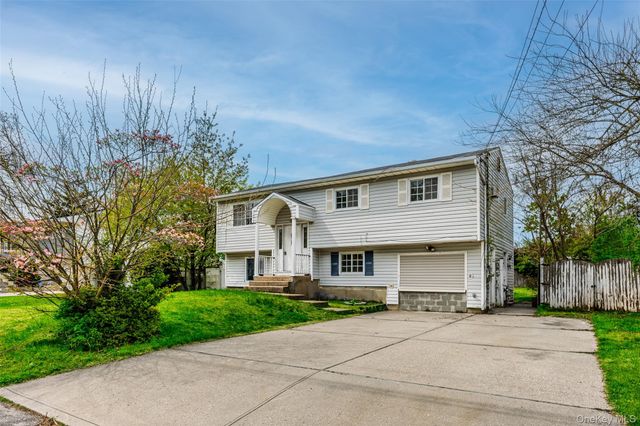 19 Liberty Avenue, Selden, NY 11784