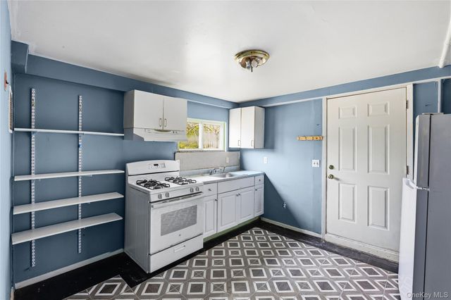 19 Liberty Avenue, Selden, NY 11784