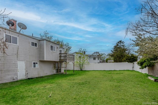 19 Liberty Avenue, Selden, NY 11784