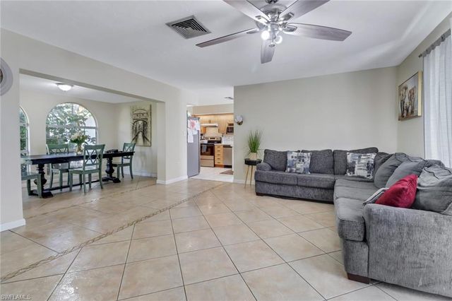 5333 Malaluka CT, Cape Coral, FL 33904