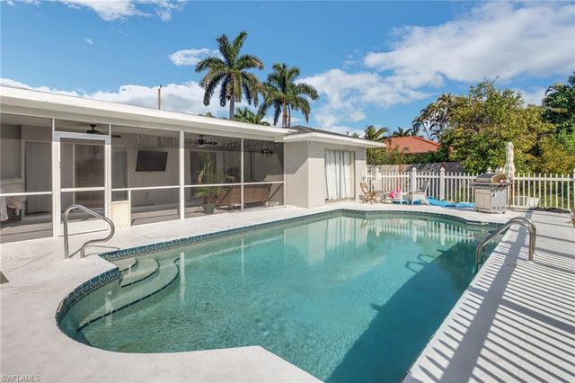 5333 Malaluka CT, Cape Coral, FL 33904