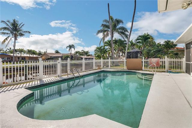 5333 Malaluka CT, Cape Coral, FL 33904