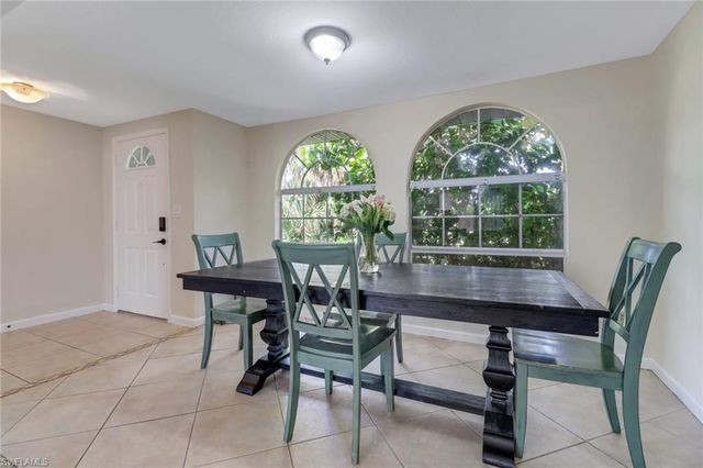 5333 Malaluka CT, Cape Coral, FL 33904