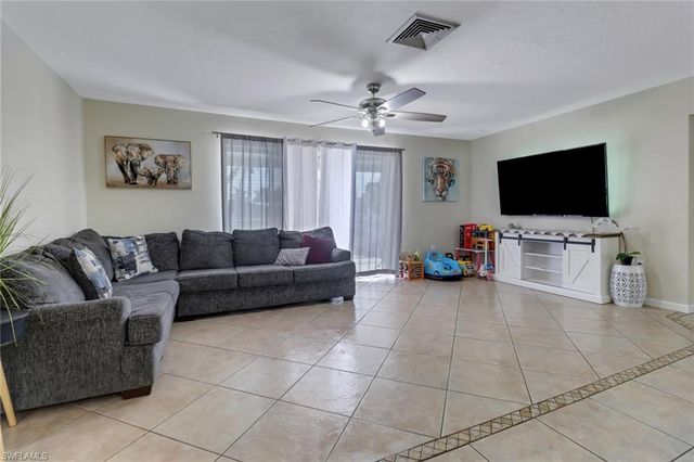 5333 Malaluka CT, Cape Coral, FL 33904