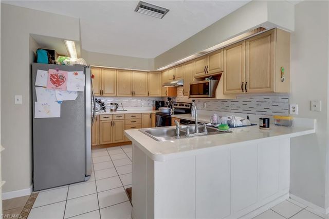 5333 Malaluka CT, Cape Coral, FL 33904